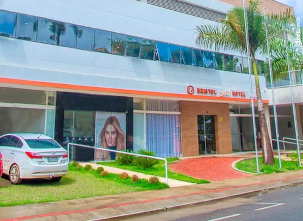 Bristol Easy Uba Hotel ภายนอก รูปภาพ